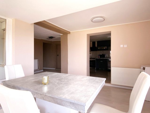 Eladó családi ház, Újszászon 19.99 M Ft, 2 szobás
