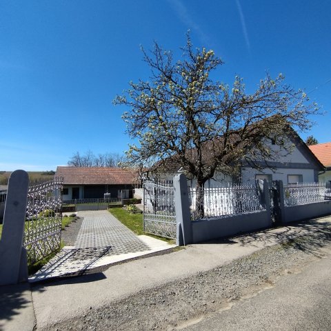 Eladó családi ház, Erdősmecskén 44.9 M Ft, 4 szobás