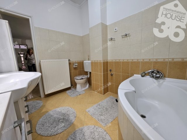 Eladó családi ház, Kecskeméten 61.9 M Ft, 3 szobás