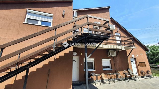 Eladó üzlethelyiség, Gyulán 109 M Ft, 8 szobás