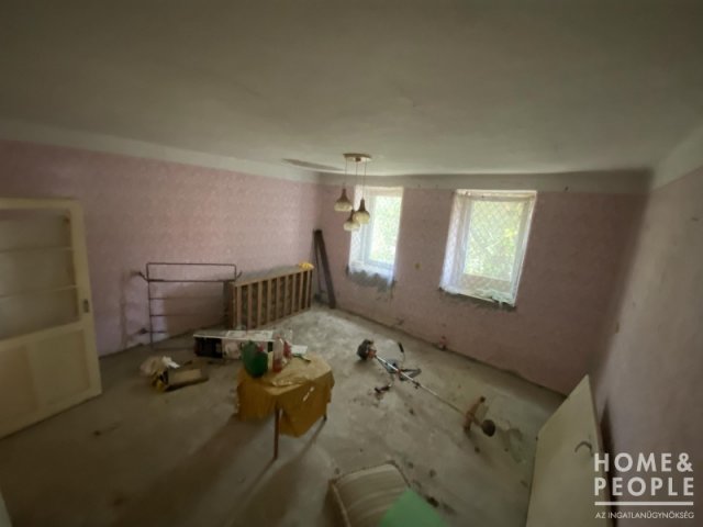 Eladó családi ház, Földeákon 11 M Ft, 2 szobás