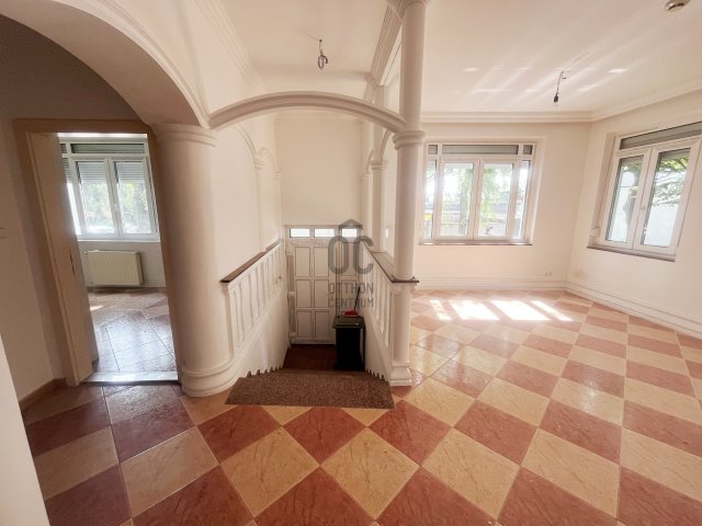 Eladó családi ház, Sopronban 97 M Ft, 6 szobás
