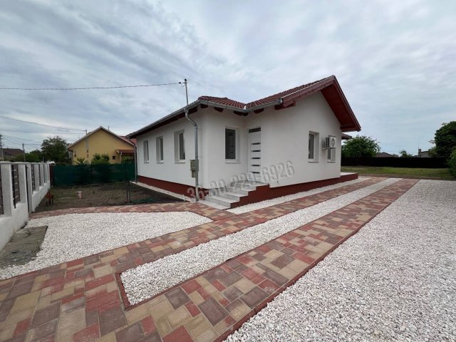 Eladó családi ház, Dunaharasztin 119.9 M Ft, 6 szobás