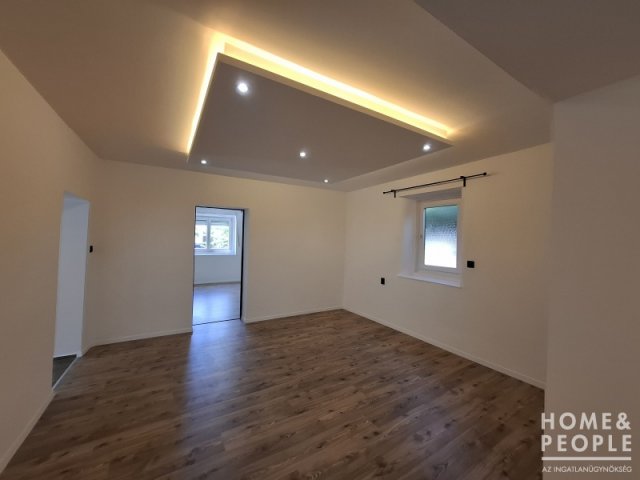 Eladó családi ház, Sándorfalván 72 M Ft, 4 szobás