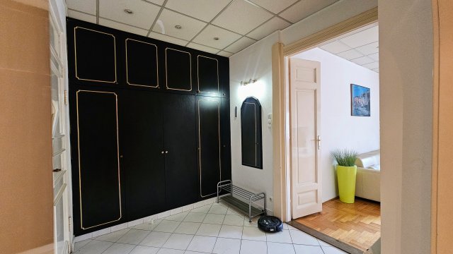 Eladó téglalakás, Budapesten, V. kerületben, Múzeum körúton