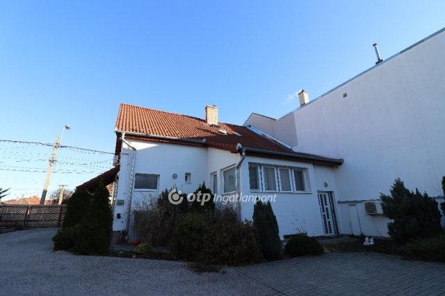 Eladó családi ház, Budapesten, XVIII. kerületben 173 M Ft