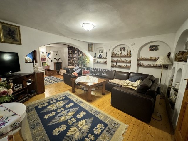 Eladó családi ház, Szigetmonostorban 97 M Ft, 5 szobás