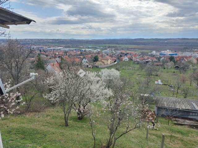 Eladó telek, Pécsett 5.9 M Ft / költözzbe.hu