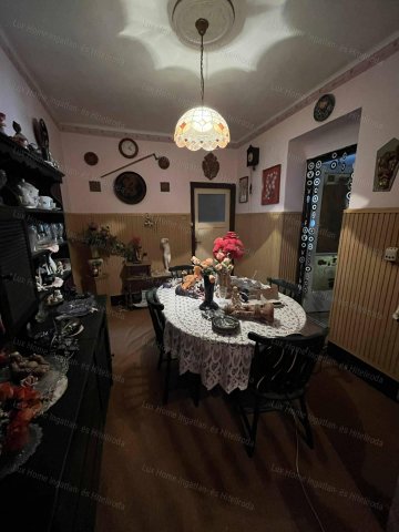 Eladó családi ház, Oroszlányban 39.9 M Ft, 3 szobás