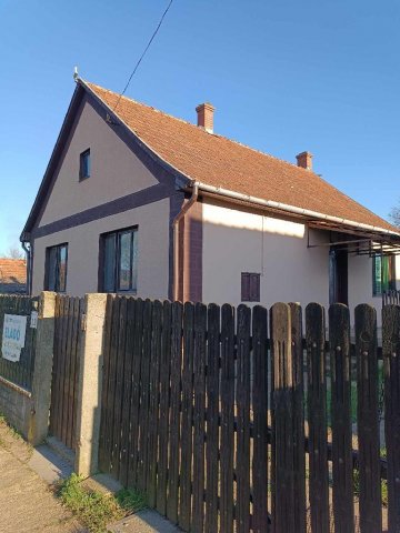 Eladó családi ház, Hajdúböszörményen 32.5 M Ft, 2+1 szobás