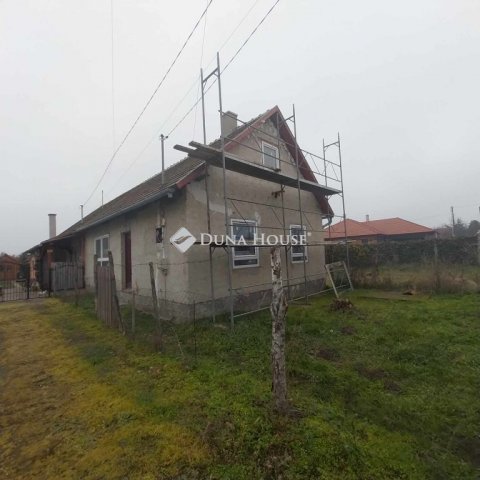 Eladó ikerház, Szentmártonkátán 36 M Ft, 5 szobás