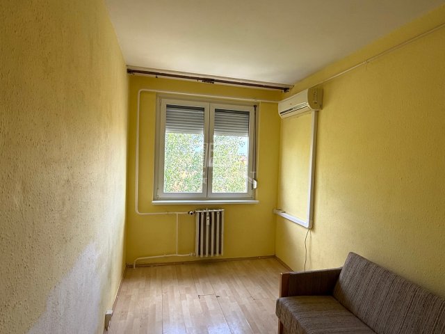 Eladó panellakás, Kecskeméten 34.9 M Ft, 2 szobás