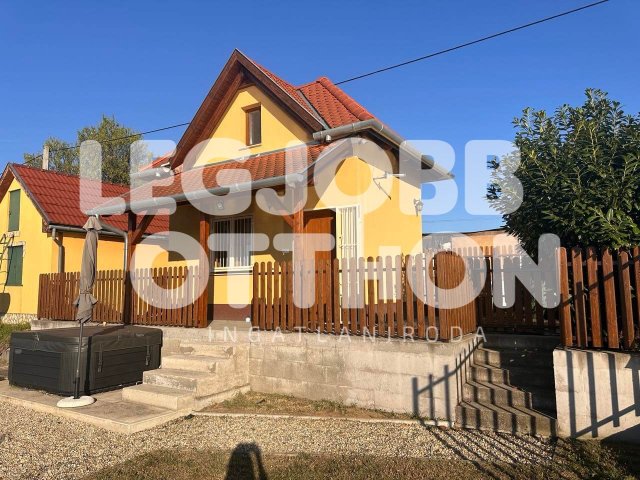 Eladó nyaraló, Cegléden 22.5 M Ft, 1 szobás