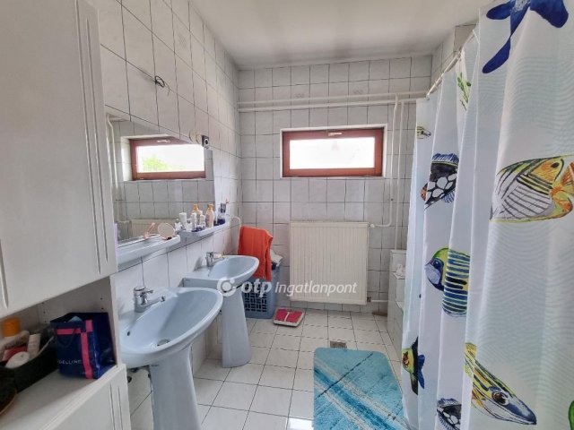 Eladó családi ház, Budakeszin 174.9 M Ft, 7 szobás