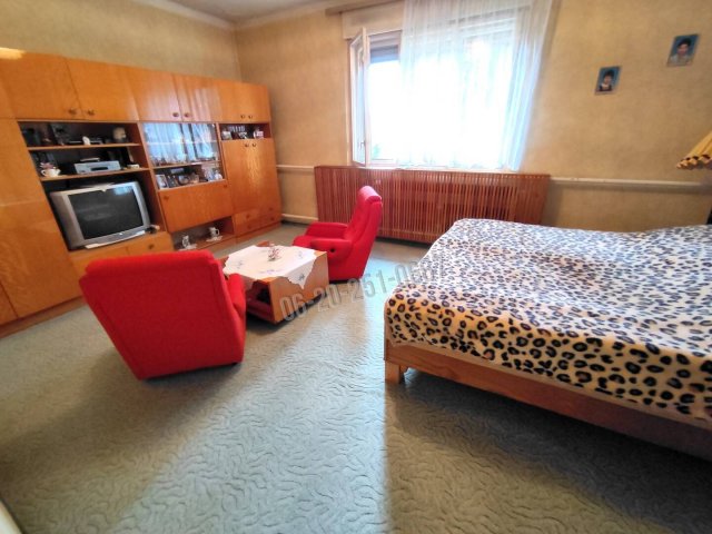 Eladó családi ház, Mohácson 19.9 M Ft, 3 szobás