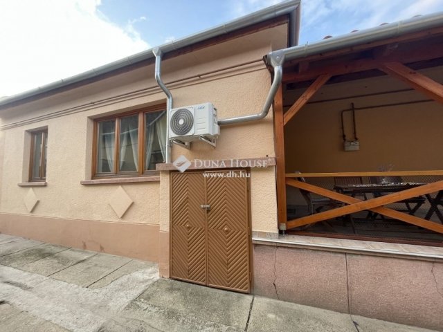 Eladó családi ház, Kecskeméten 89 M Ft, 4 szobás