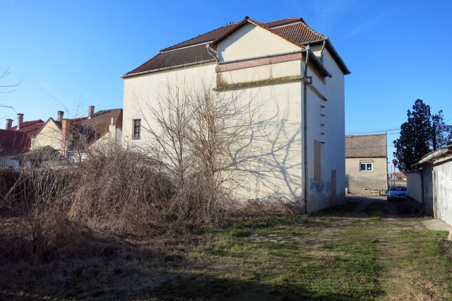 Eladó ipari ingatlan, Vaskúton, Aradi utcában 14 M Ft