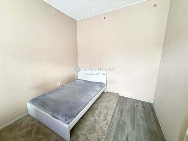 Eladó családi ház, Budapesten, XVIII. kerületben 129.9 M Ft