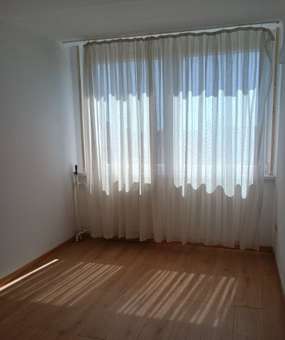 Kiadó téglalakás, albérlet, Debrecenben 220 E Ft / hó, 3 szobás