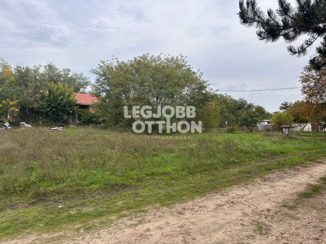 Eladó telek, Cegléden 7.5 M Ft / költözzbe.hu