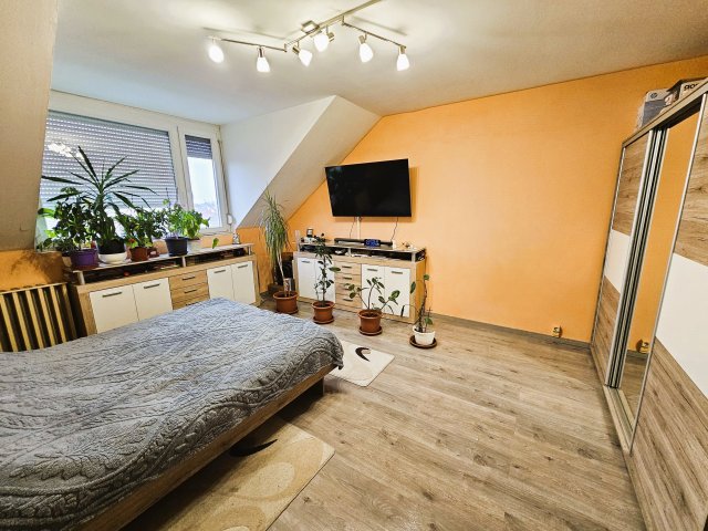 Eladó panellakás, Kiskunhalason 25.5 M Ft, 2 szobás
