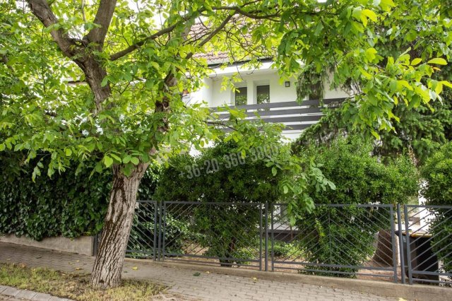 Eladó családi ház, Budaörsön 149.9 M Ft, 2+2 szobás