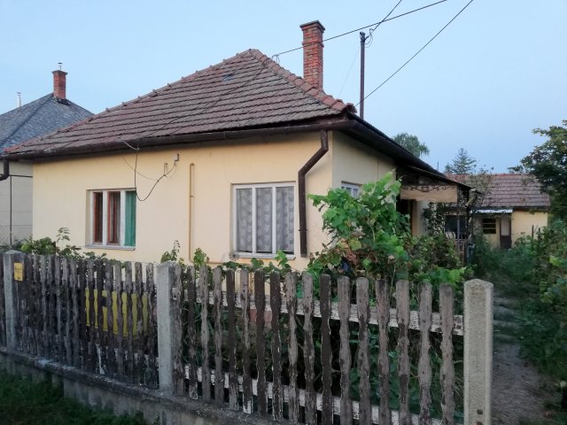 Eladó családi ház, Tiszavasváriban 5.9 M Ft, 2 szobás