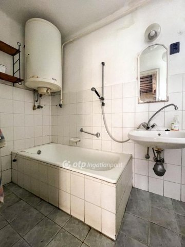 Eladó családi ház, Tápszentmiklóson 19.9 M Ft, 2 szobás