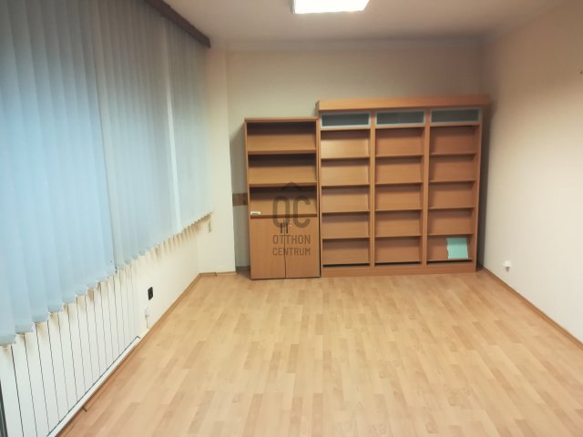 Kiadó ipari ingatlan, Szolnokon 245 E Ft / hó
