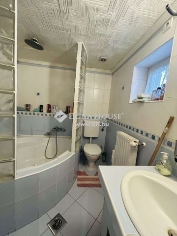 Eladó családi ház, Gyálon 107 M Ft, 5 szobás