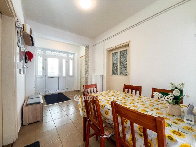 Eladó családi ház, Bakonyszentkirályon 54.9 M Ft, 3 szobás