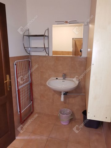 Kiadó téglalakás, albérlet, Tatán 650 E Ft / hó, 4 szobás