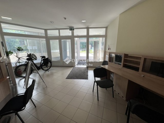 Eladó iroda, Pécsett 385 M Ft / költözzbe.hu