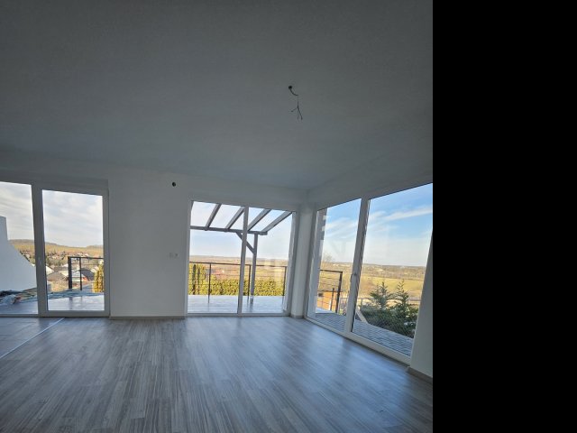Eladó családi ház, Teskándon 79.9 M Ft, 5 szobás