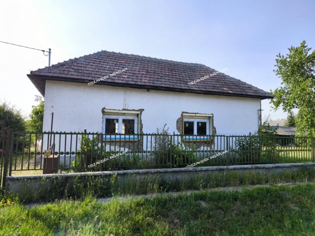 Eladó családi ház, Csataszögön 5.5 M Ft, 2 szobás