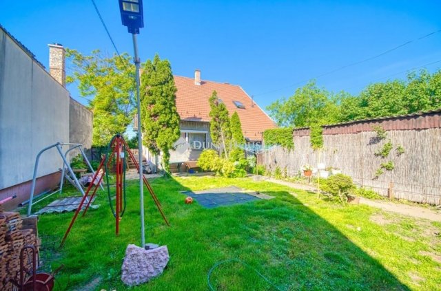 Eladó családi ház, Budapesten, XVIII. kerületben 94.9 M Ft