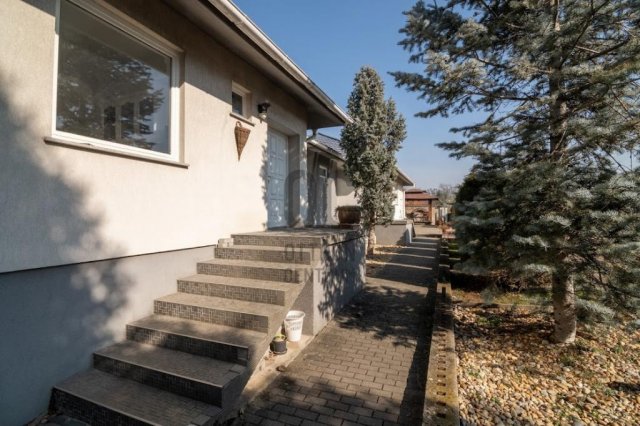 Eladó ikerház, Budapesten, XVIII. kerületben 149 M Ft, 3 szobás