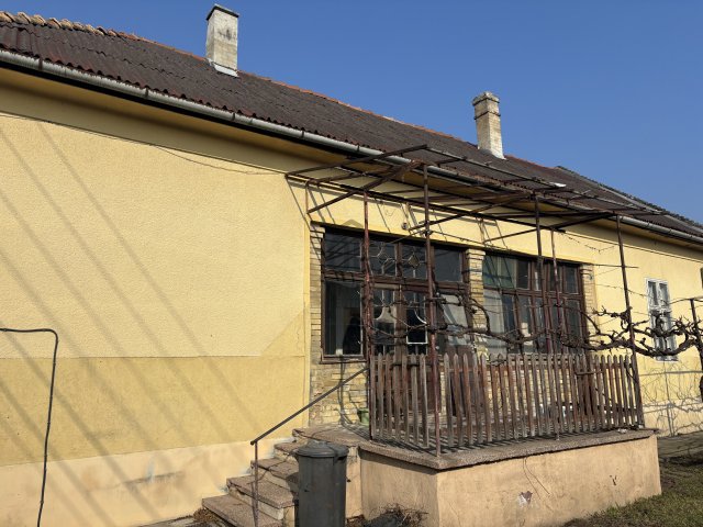 Eladó családi ház, Cegléden 35 M Ft, 4 szobás