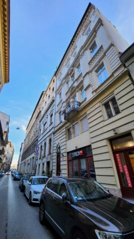 Eladó téglalakás, Budapesten, V. kerületben 52.99 M Ft, 1 szobás