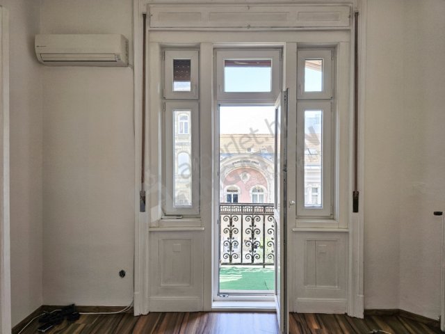 Eladó téglalakás, Budapesten, VI. kerületben 199 M Ft
