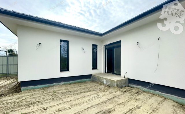 Eladó családi ház, Kecskeméten 62.5 M Ft, 4 szobás