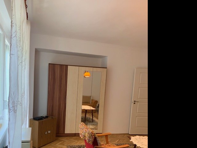Kiadó téglalakás, albérlet, Pécsett 140 E Ft / hó, 1 szobás