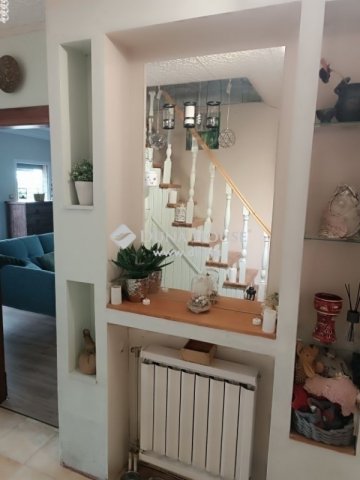 Eladó családi ház, Érden 119.9 M Ft, 3 szobás