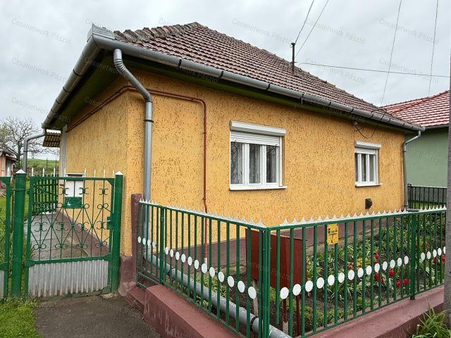 Eladó családi ház, Szarvasgedén 21 M Ft, 3 szobás