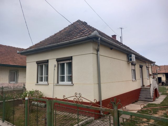 Eladó családi ház, Egyházasgergén 10.2 M Ft, 2 szobás