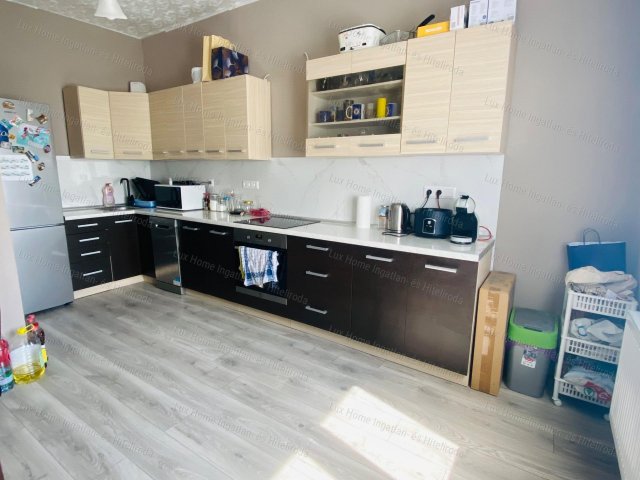 Eladó téglalakás, Almásfüzitőn 36.5 M Ft, 2+1 szobás