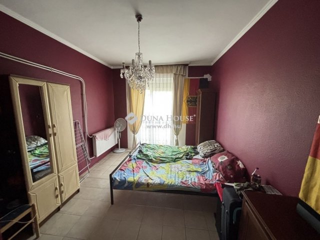 Eladó téglalakás, Tatabányán 32 M Ft, 2 szobás