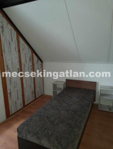 Kiadó családi ház, albérlet, Pécsett 320 E Ft / hó, 4 szobás