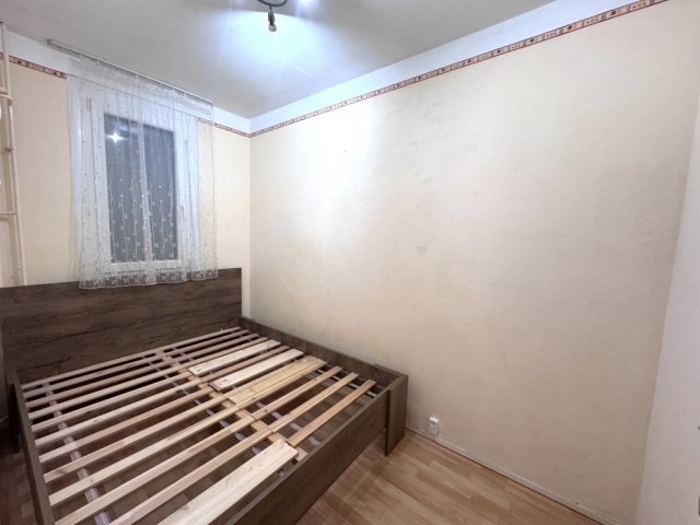 Eladó panellakás, Pécsett 32.5 M Ft, 1+1 szobás