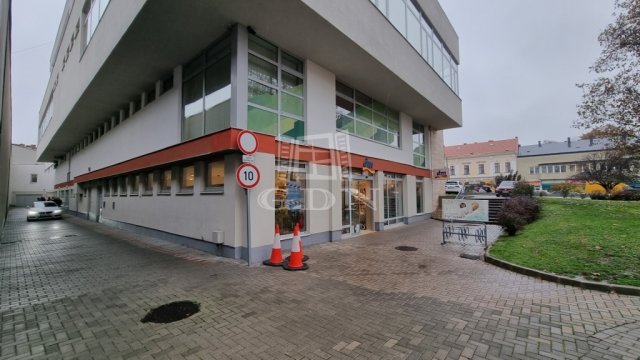 Kiadó üzlethelyiség Székesfehérvár, Távírda utca